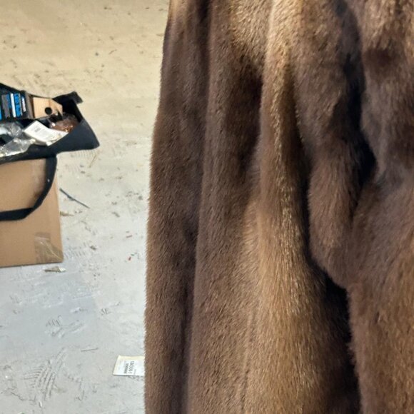 heavy coat with fox tuxedo & free matching hat 695 , now only 1295, size large - Picture 2 of 5